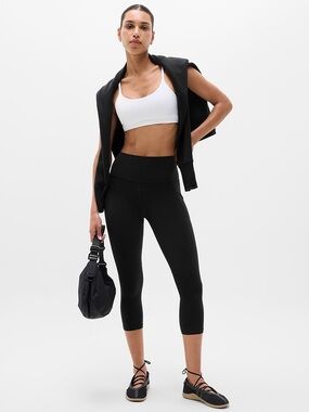 Athleta Ultimate High Rise Black Capri Stash Leggings - S